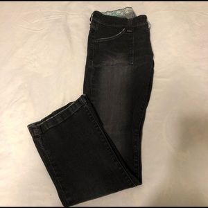 LADIES LEVI’S 542 LOW STRAIGHT BLACK JEANS